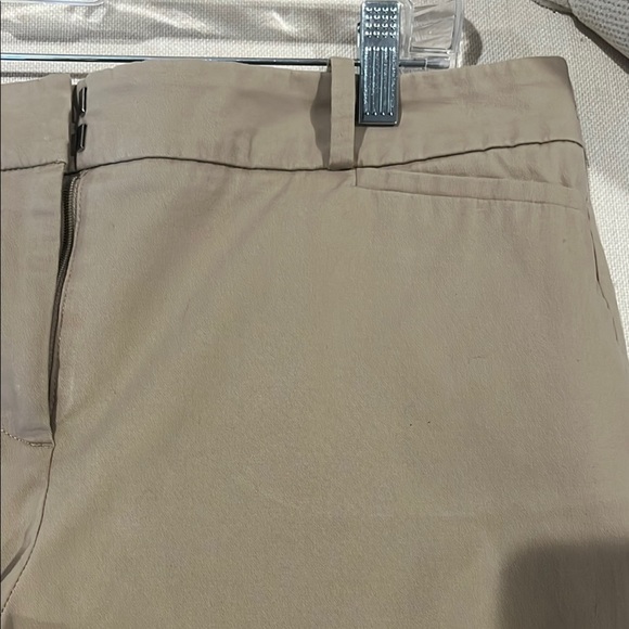 Talbot’s Women's Tan Bermuda Shorts size 8 - Picture 5 of 11